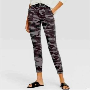 Knox Rose Camo Zip Jeans